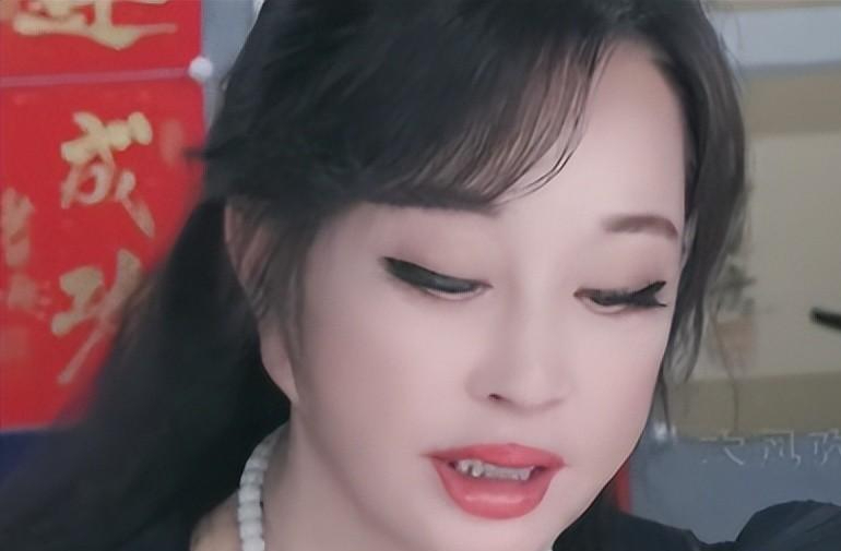 回顾王鸥变面瘫宁静扎900针,明星里的打针族,掀开娱乐圈遮羞布