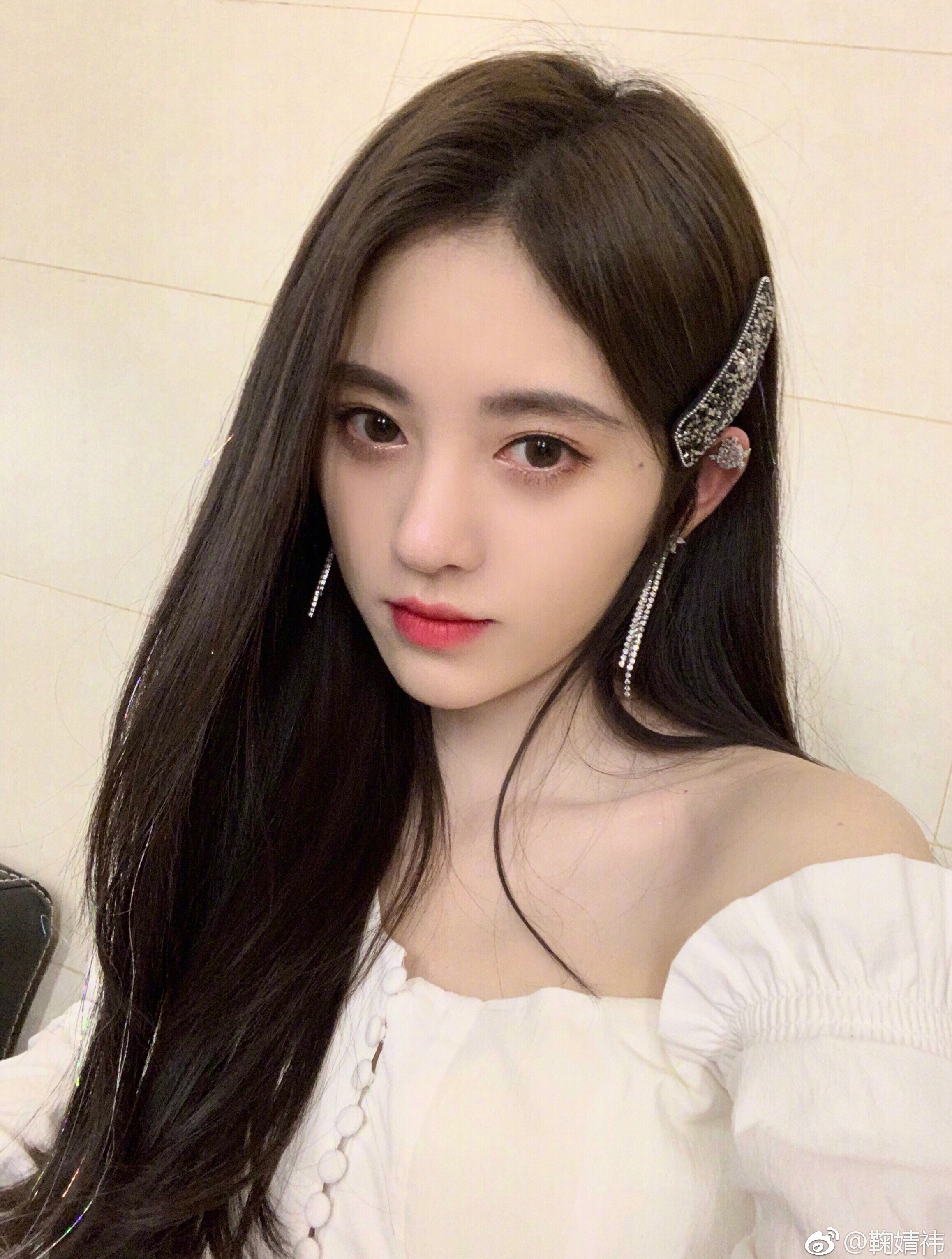 "千年一遇"鞠婧祎,拒绝王思聪求爱,一口面包嚼84下1-度小视