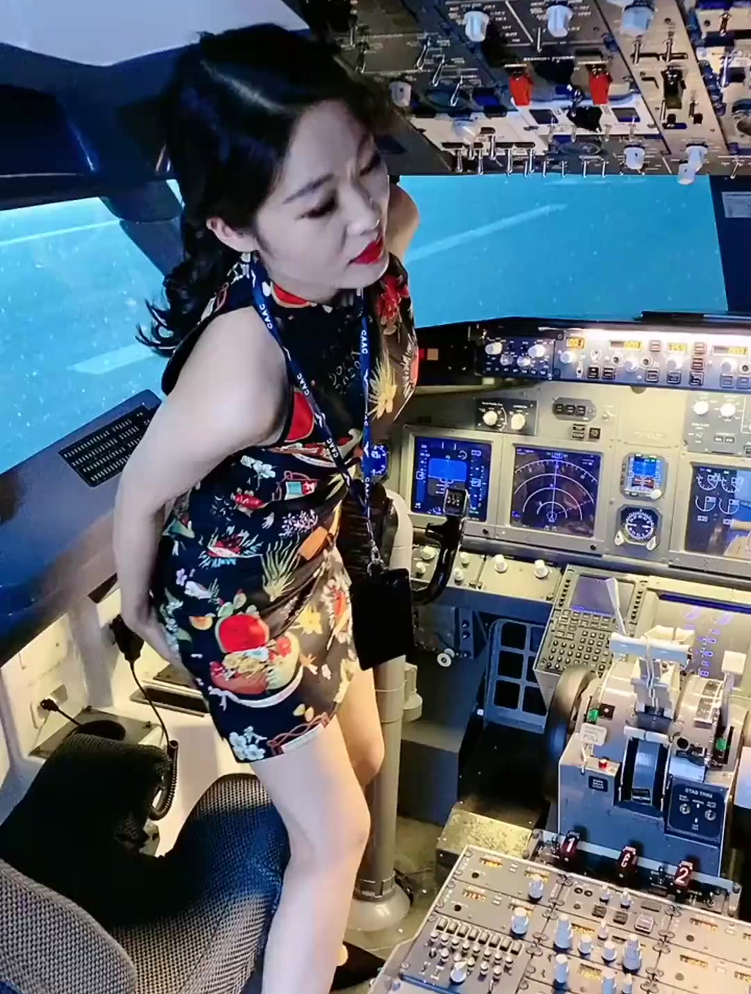 最美女机长,别说男人了,女人看了也喜欢!