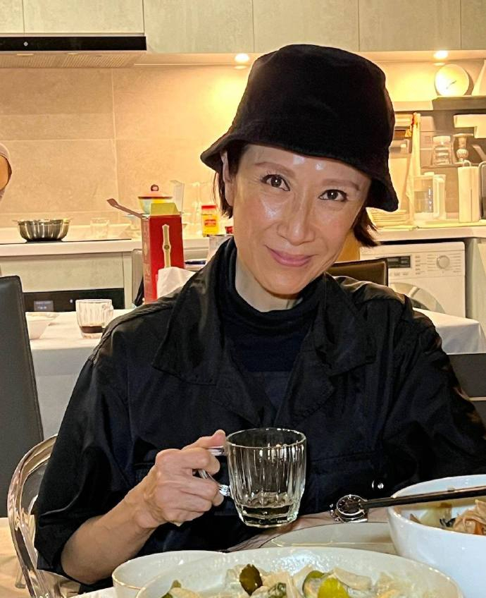 与梅艳芳同台的59岁吕珊早前被误传重病入院?