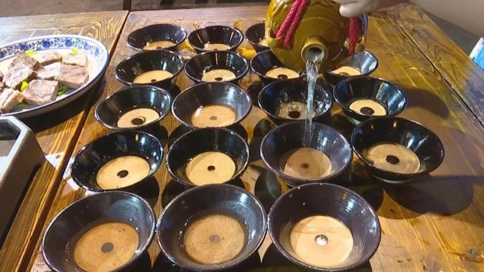 武松连喝18碗酒,为啥还能脚不软心不跳,空手打死一只百兽之王?