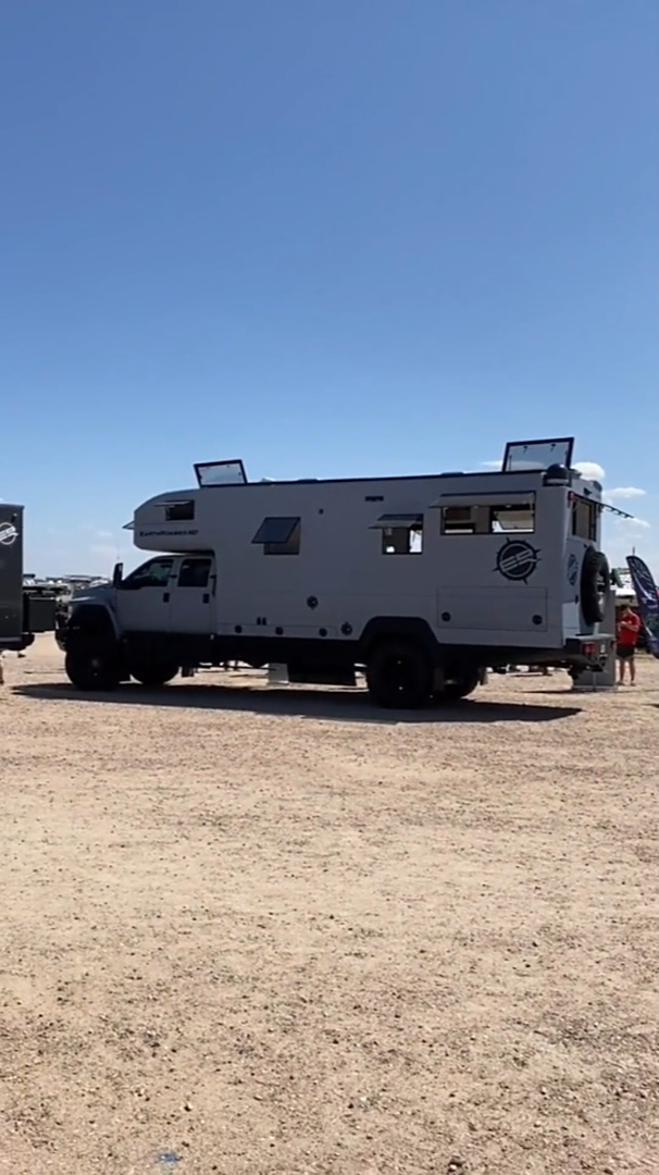 地球流浪者越野房车