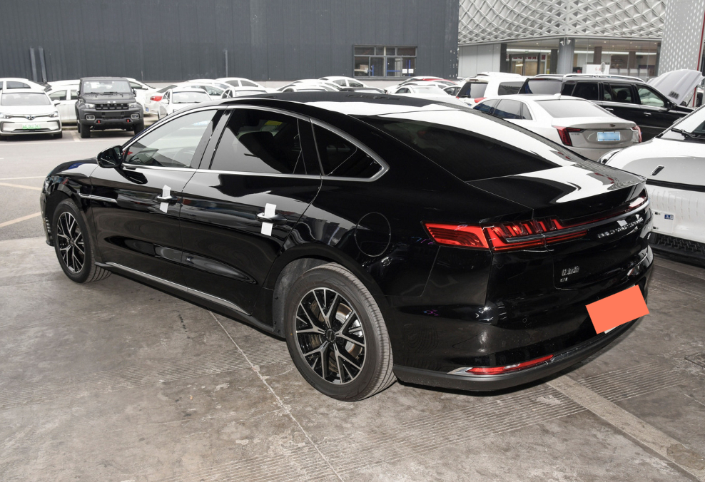 比亚迪e9:汉的兄弟车型,续航506公里,轴距2920mm