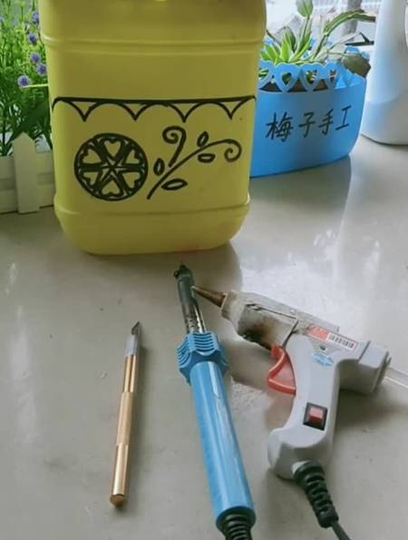 废变宝,洗洁精瓶做多功能收纳盒,图案教程在上个视频-度小视