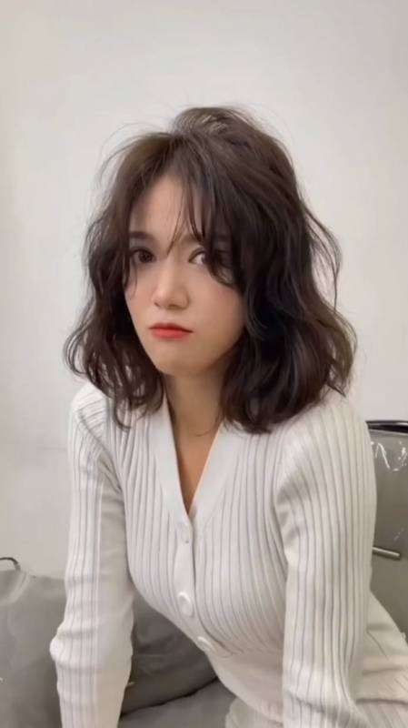 超级显年轻,又充满初恋感的氛围感卷发-度小视