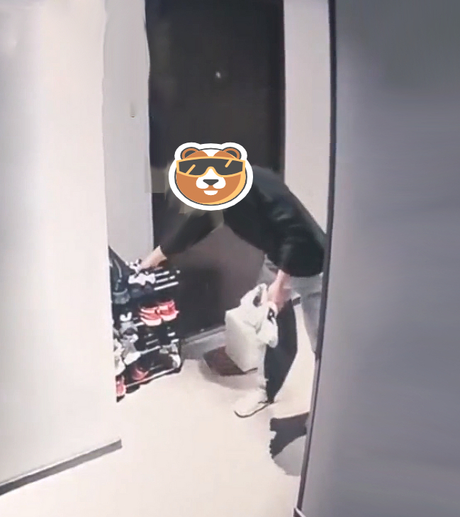 上海一男子专偷女鞋,被捕时叫苦连天,声称只是为闻味道解压!