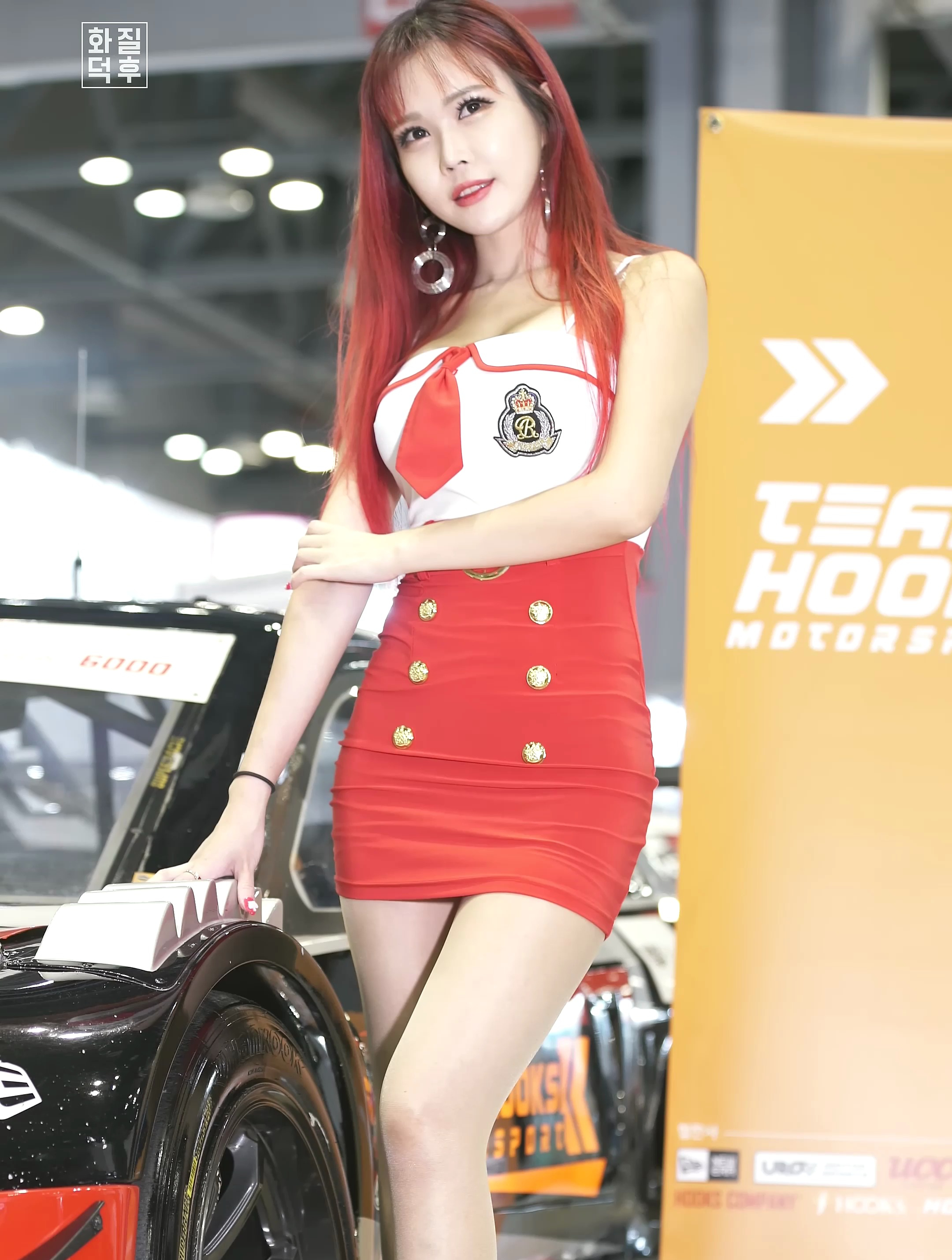 车展焦点:韩国高颜值车模性感大长腿震撼亮相