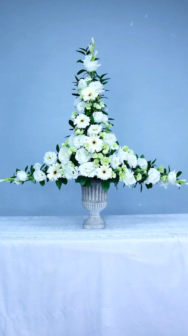 白绿色商业花礼插花详细制作教程—倒t型