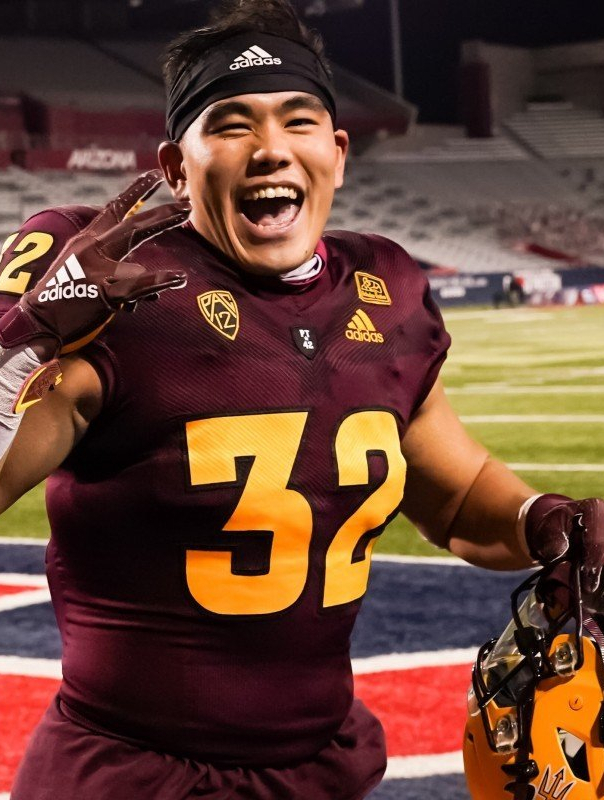 nfl球员身体天赋完爆nba球员吗?梅特卡夫打职业,老詹都得摇头-度小视