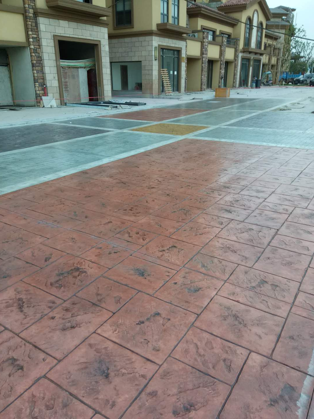 艺术混凝土水泥刻纹技术:压模地坪