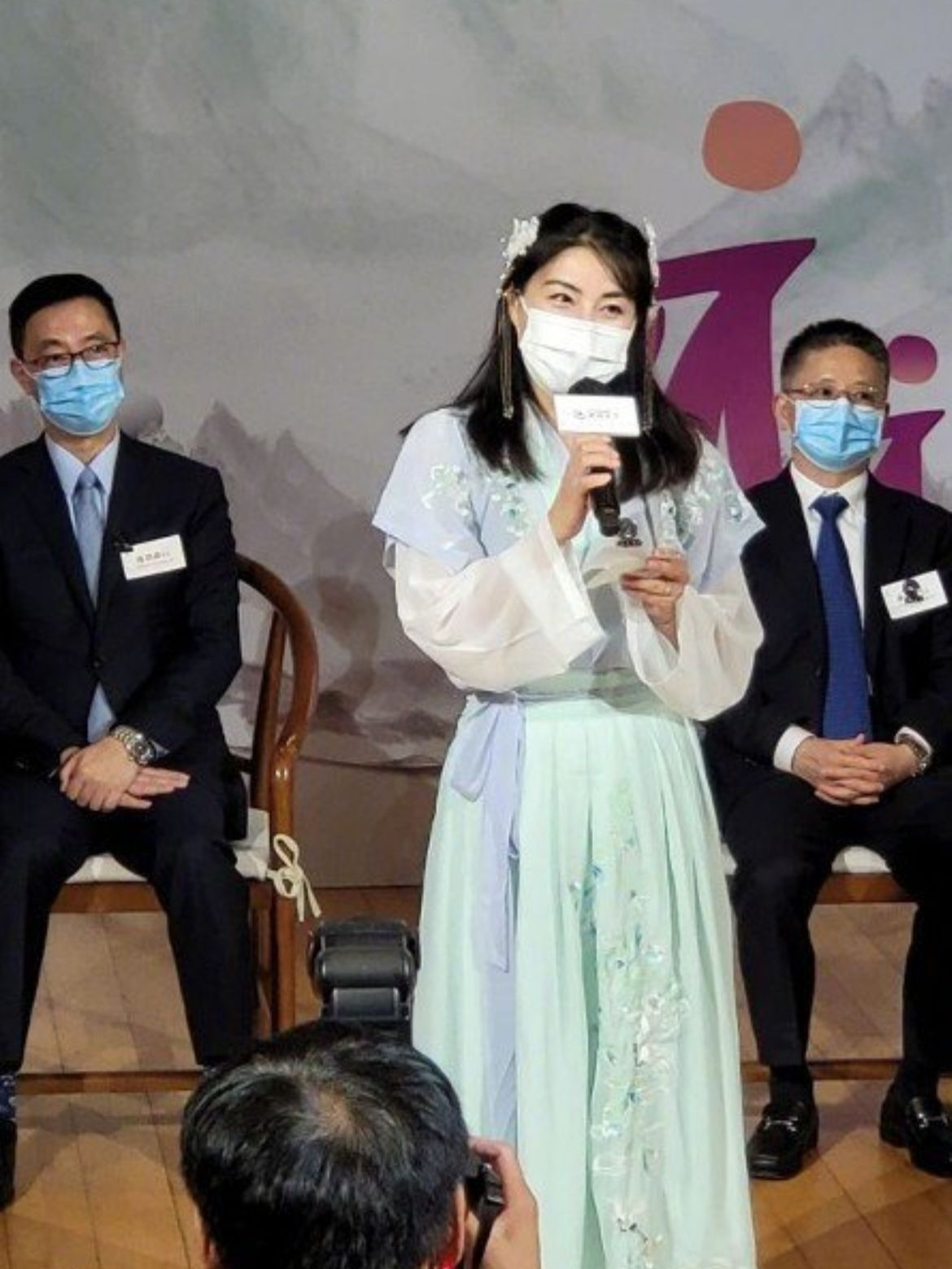 郭晶晶穿汉服美出新高度,"阔太"气质藏不住,参加活动太抢镜