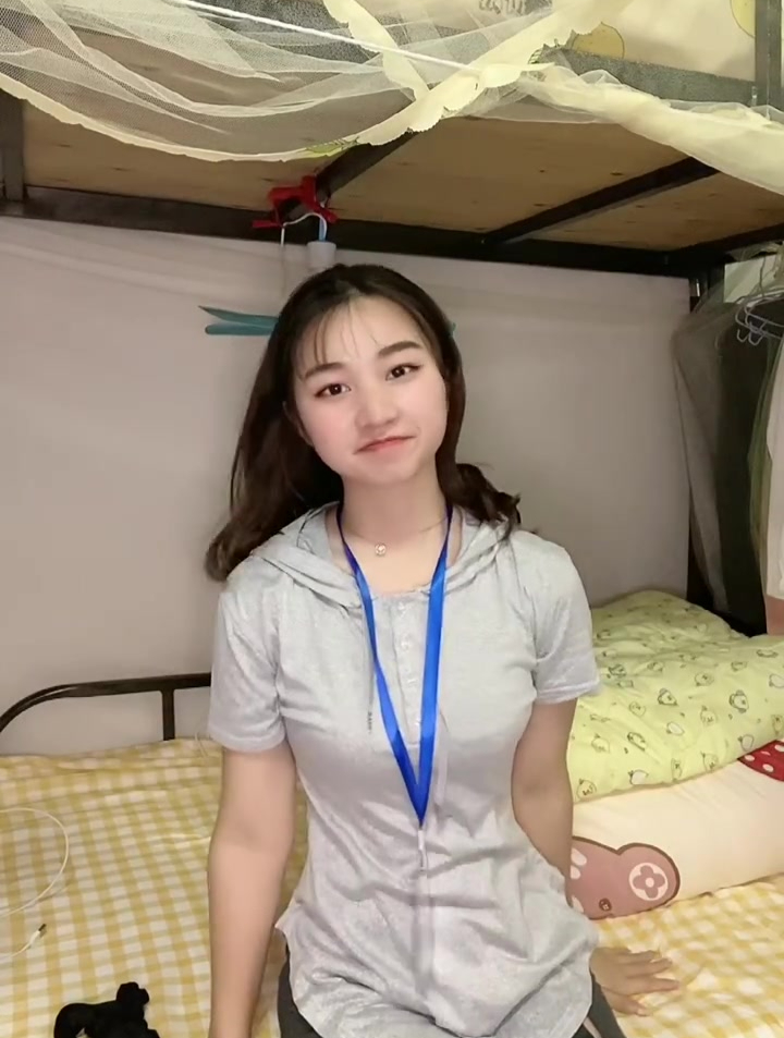 10年山东母亲被女儿骗入传销,下跪苦求无果,含恨从5楼一跃而下