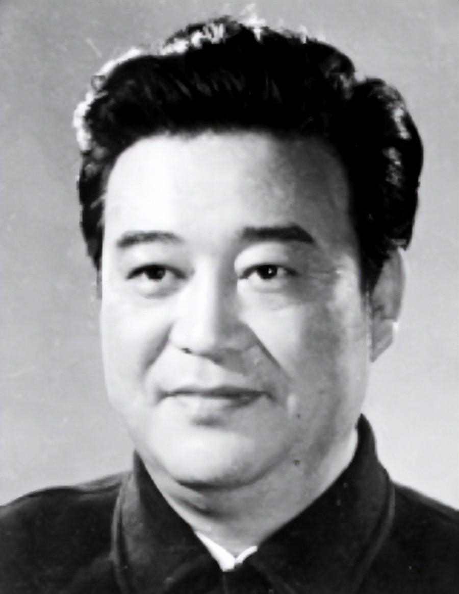 著名演员于洋晚年丧子女儿远嫁国外他将歌唱家儿媳当女儿