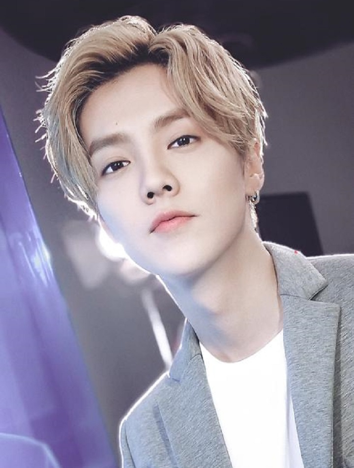 "身世成谜"鹿晗:时尚芭莎主编称他为少爷,王思聪也不敢惹他3-度小视