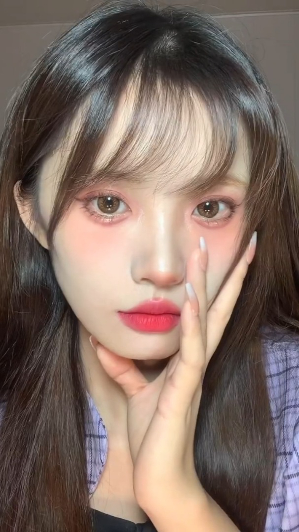 "学姐降临"韩系奶醉妆容