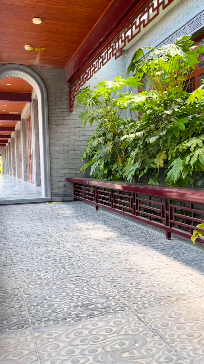 中式庭院里的回廊,悠长婉转,缠绵悱恻,是念念不忘的东方魅力
