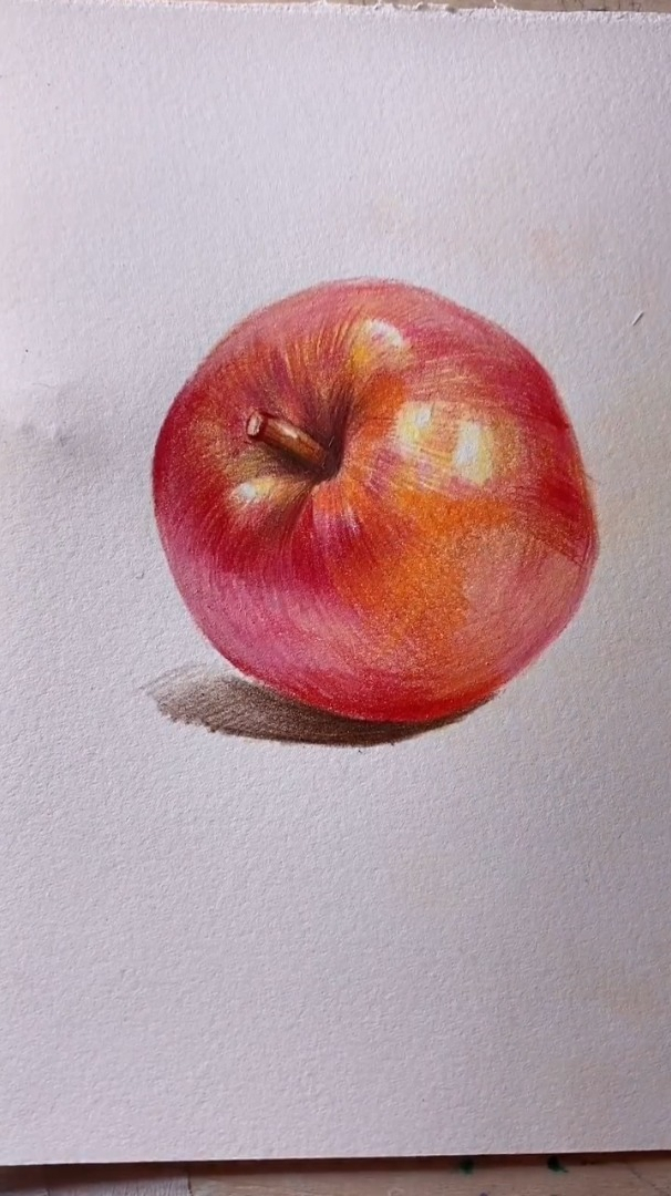 彩铅画了一个很可爱的苹果你喜欢吗