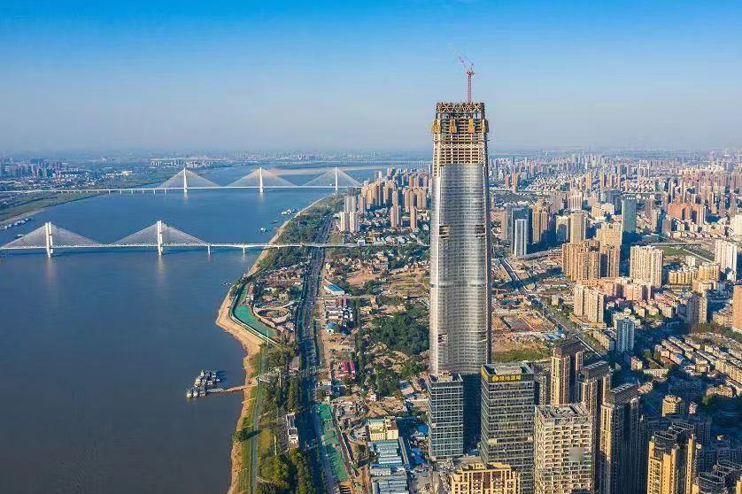 武汉一地标建筑,无奈"削顶",令人遗憾