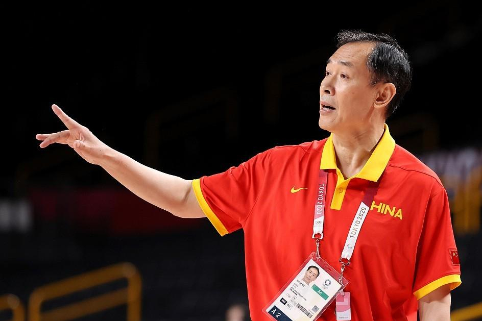 前女篮主帅许利民:妻子把主帅位置让给他,坐着轮椅执教奥运会!