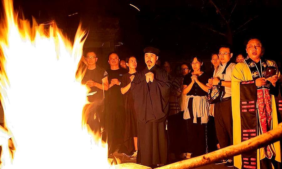 泰山碧霞祠,靈應宮舉行中元節追思度亡法會