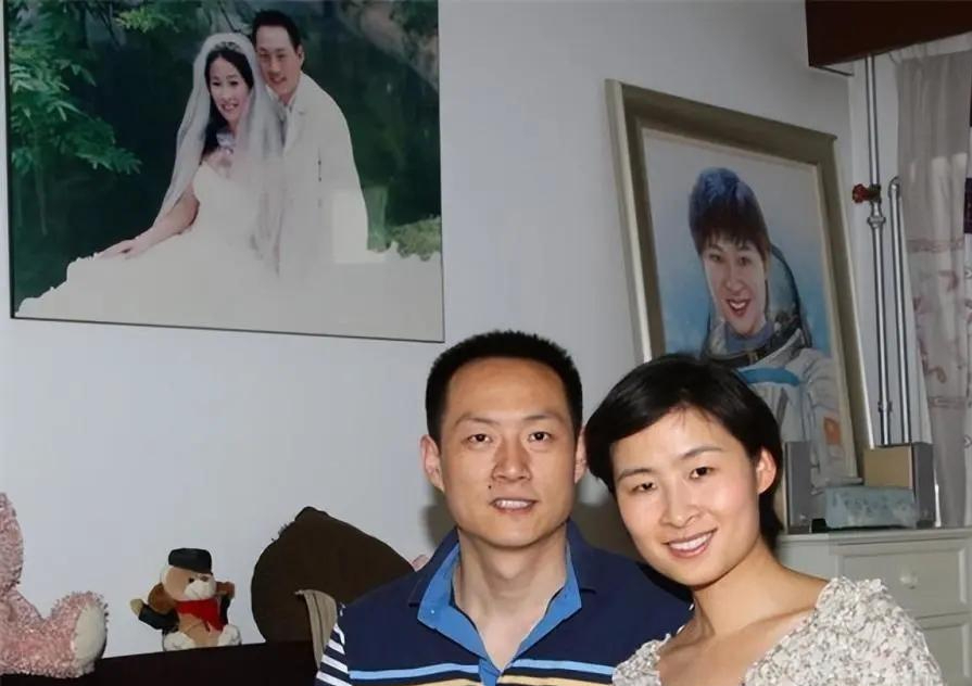 中国首位女航天员刘洋,结婚8年未生子,飞天前给丈夫留2条遗言