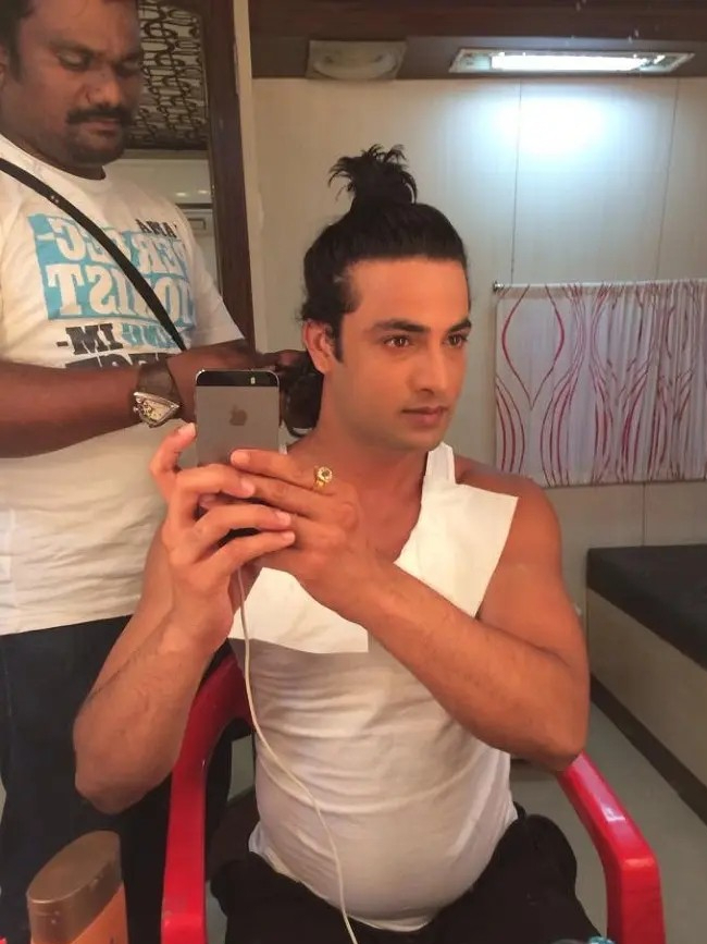 《佛陀》扮演者,魅力王子悉达多到觉者佛陀之路