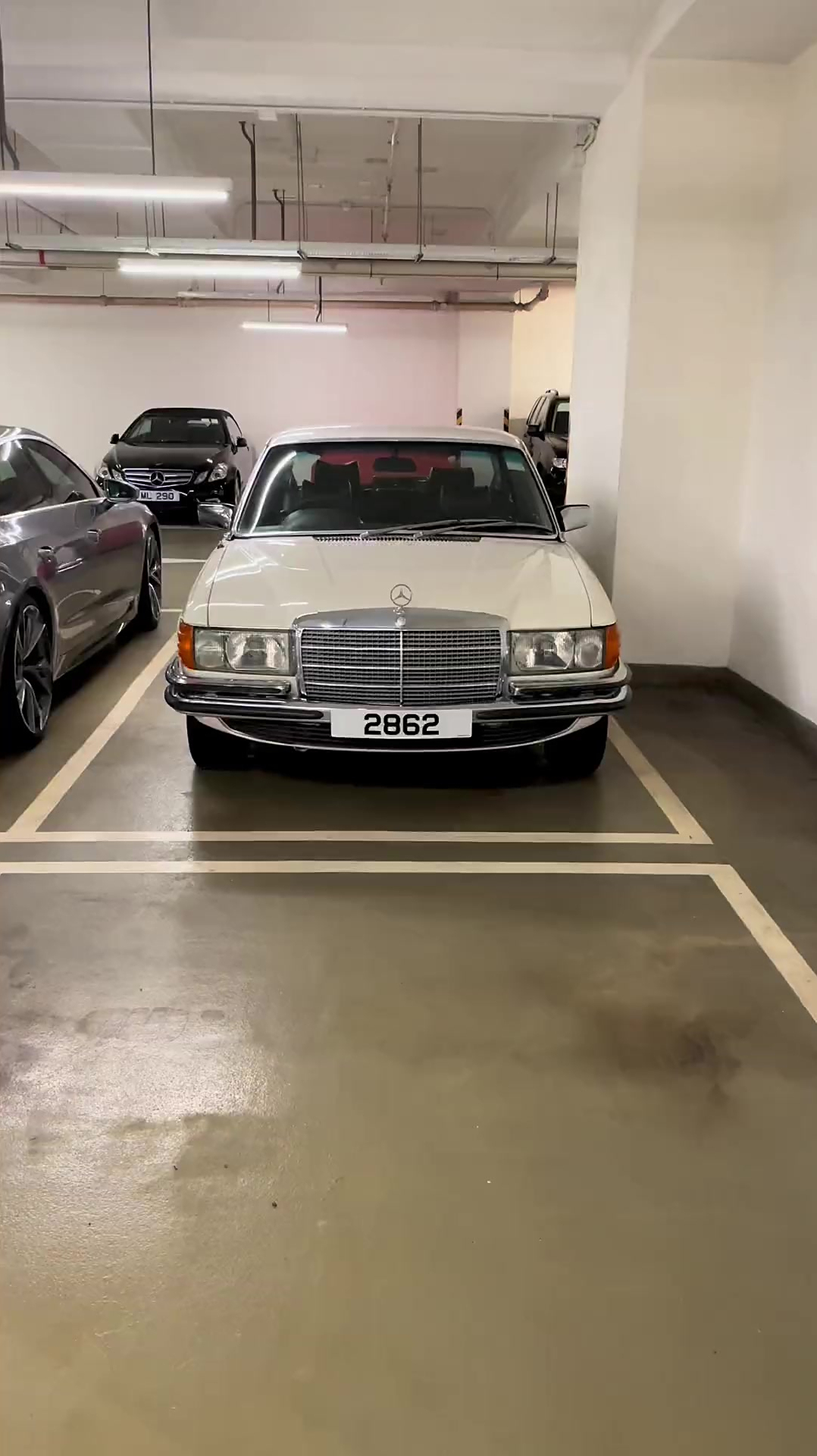 1975年出厂的奔驰280s老爷车-度小视