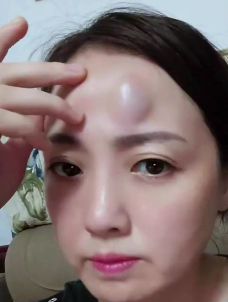 主人回家被激动的狗狗,在额头撞出鸡蛋大的包