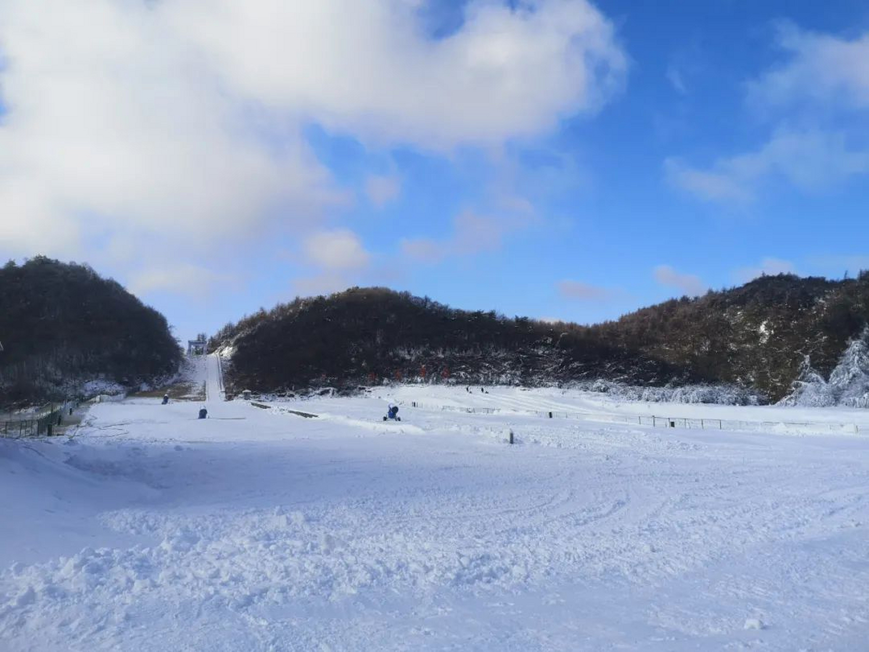 重庆茅草坝滑雪场图片