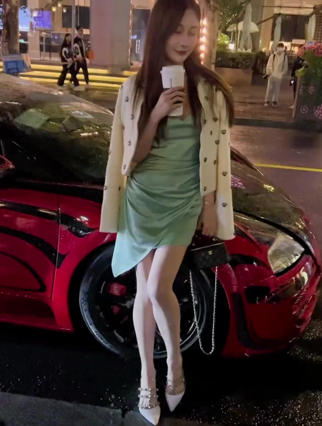 遇见白富美,小姐姐坐布加迪,是我喜欢的类型!-度小视