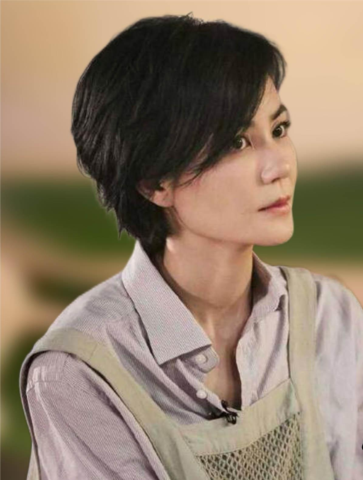 与摇滚教母梁龙搞暧昧,为谢霆锋伤李亚鹏,王菲年轻时有多风流5-度小视