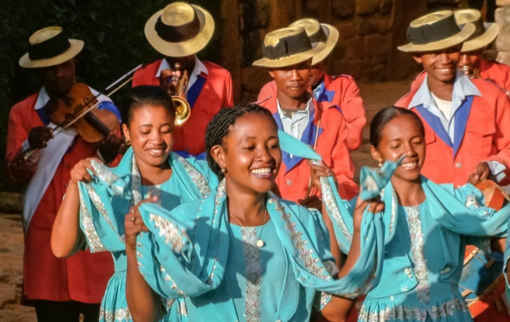 位于非洲的马达加斯加,为何主体是黄种人,而非黑人?