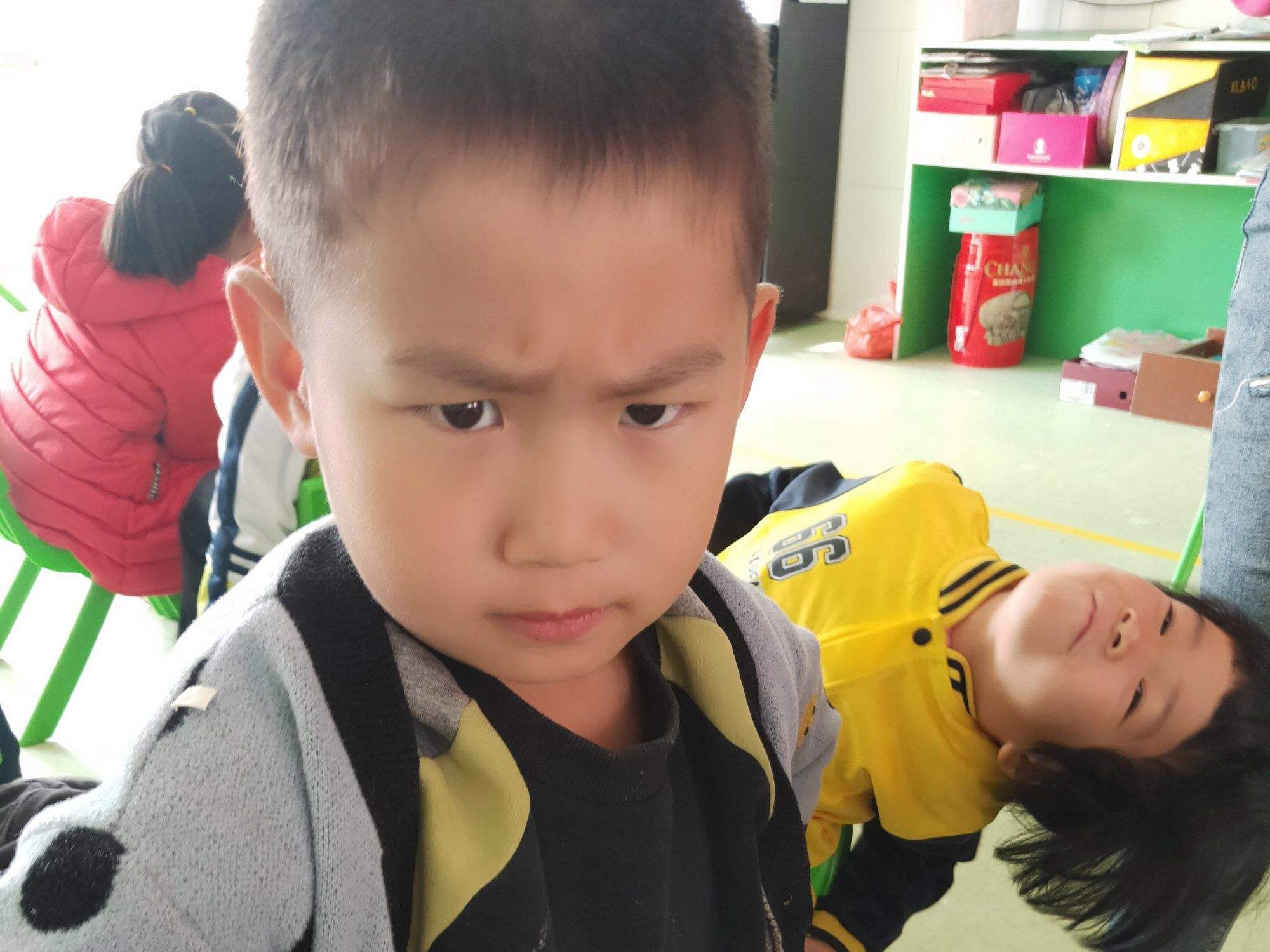 超雄基因的孩子有多可怕,十几岁暴戾的让人胆寒,竟然害死亲姐姐