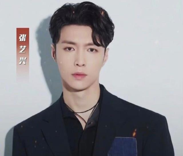 瓜!张艺兴袁冰妍有内情,曾有热恋史恋爱细节被爆,女方热衷炫耀