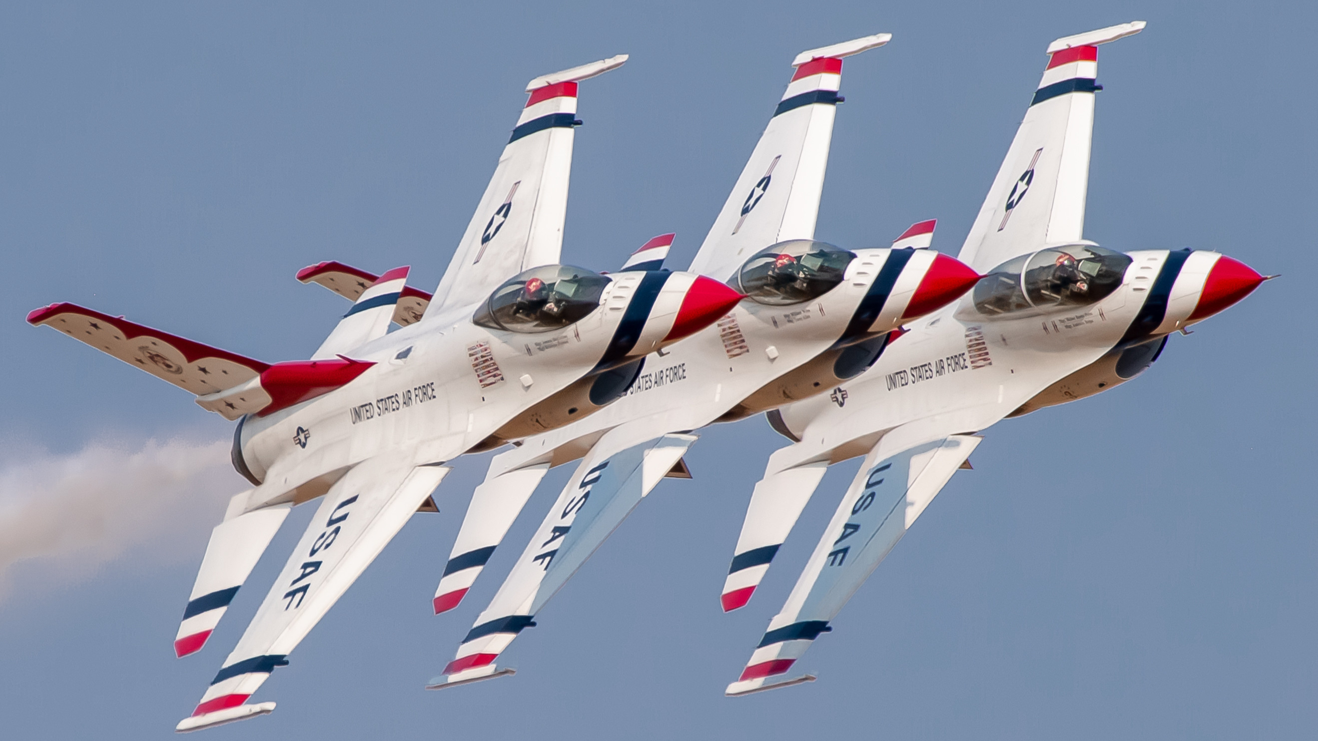 盘点全球6支著名飞行表演队 美英法俄澳中全上榜 你最喜欢谁?