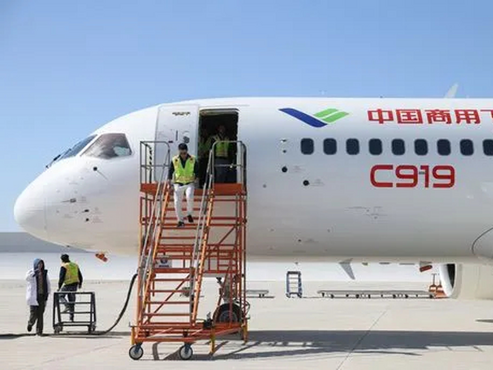 中国东航最近接收了第二架国产c919大型客机,这证明了该飞机的可靠性