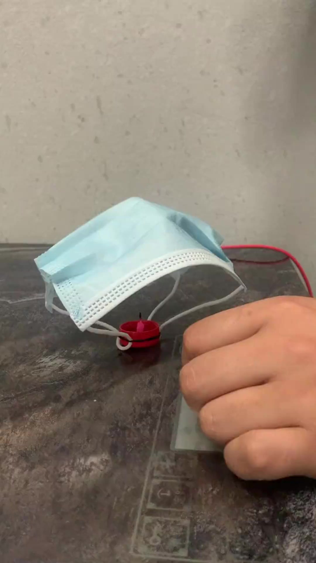 口罩自制孔明灯,简单的小实验,高材生也解释不清了!