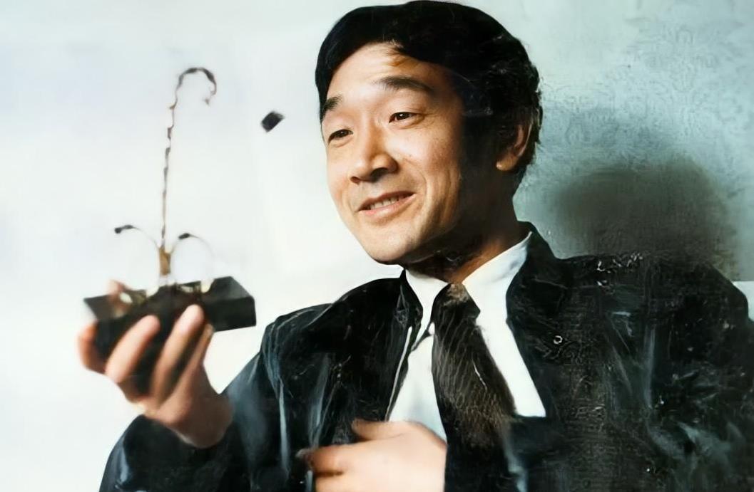 演员严顺开:72岁脑梗中风,卧病八年后离世,妻子的坚持让人感动