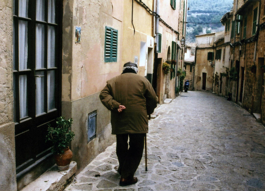 走路快的老人和走路慢的老人,哪个易长寿?