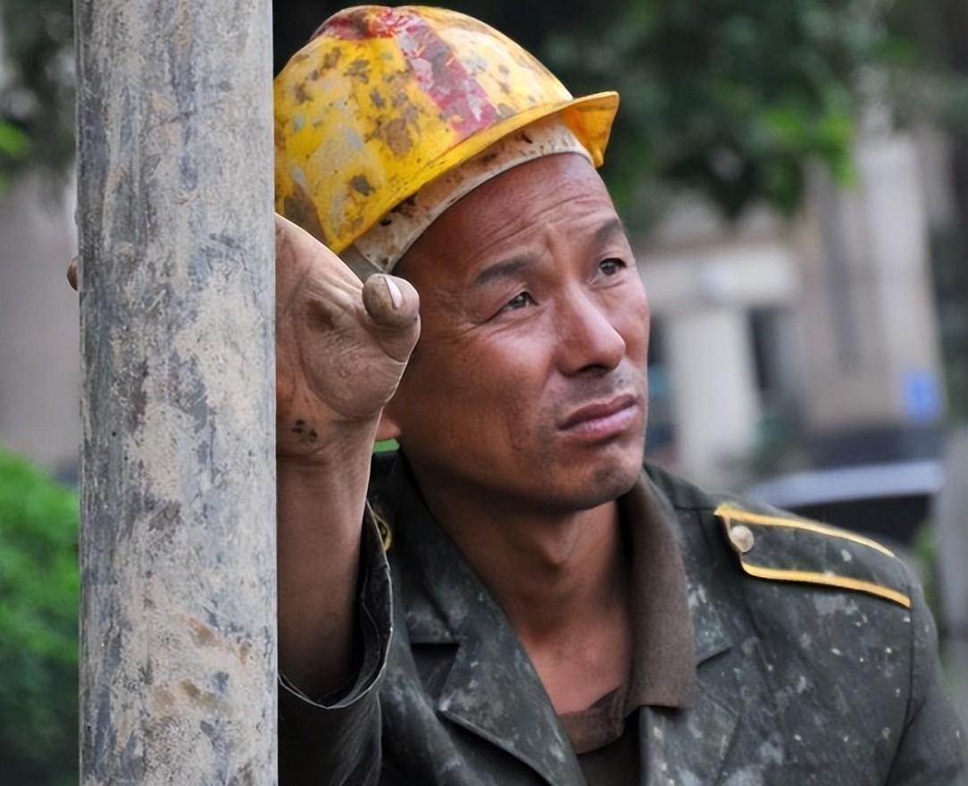 回顾上海某账户炒股3月赚17万,警方发现,户主竟是58岁的农民工