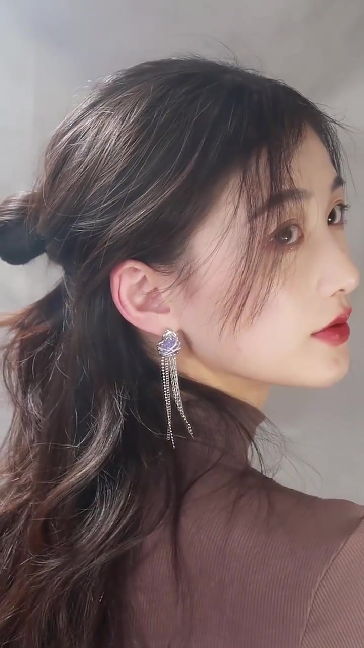 蝴蝶结半扎发温柔中带一丝甜美