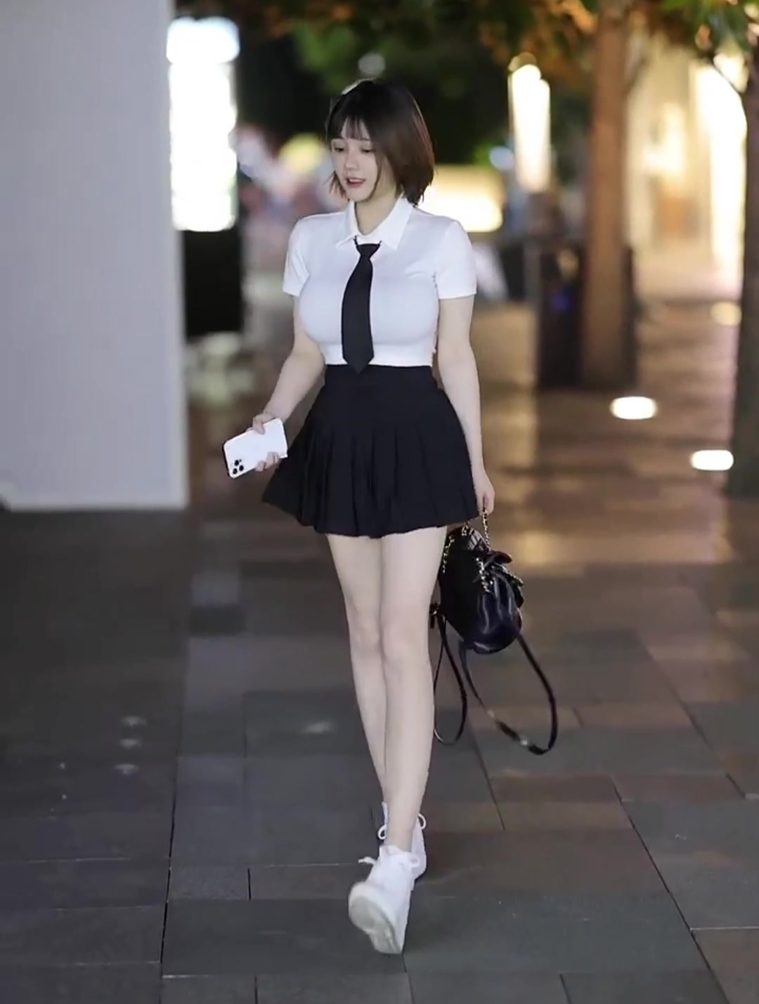 男人眼中的完美女友,肤白貌美大长腿,分分钟想要带回家