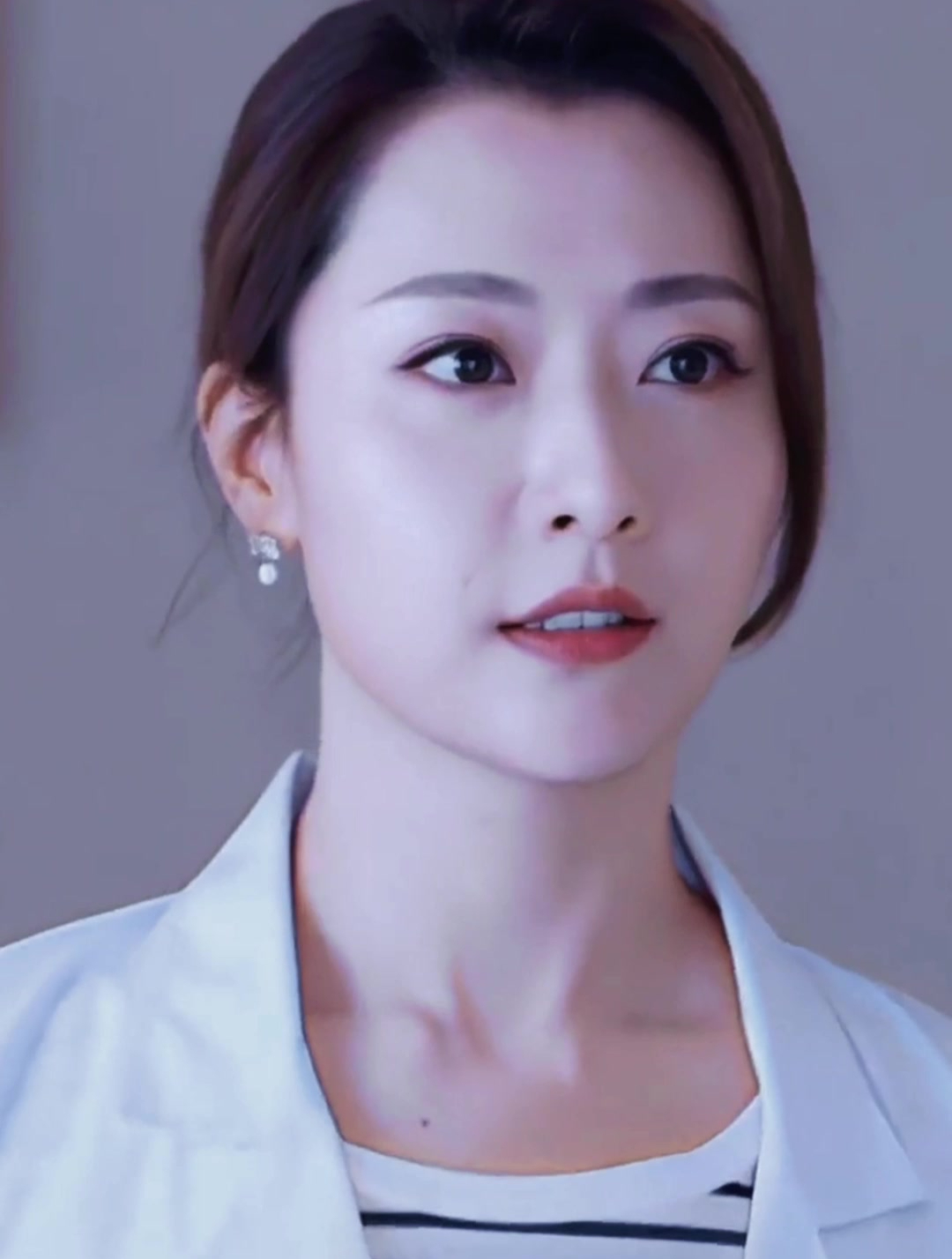 辣妈白冰亮相活动 气质好美,美出新高度,网友:太漂亮了-度小视