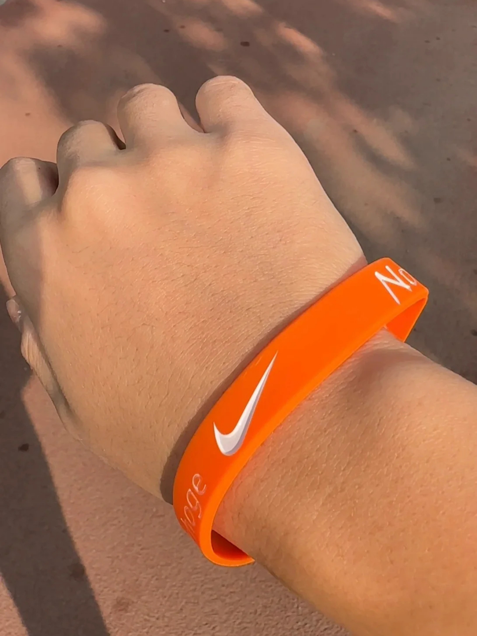 基普乔格亲手把手环给我了  我真的是太激动了 这么久没白等乔爷人真