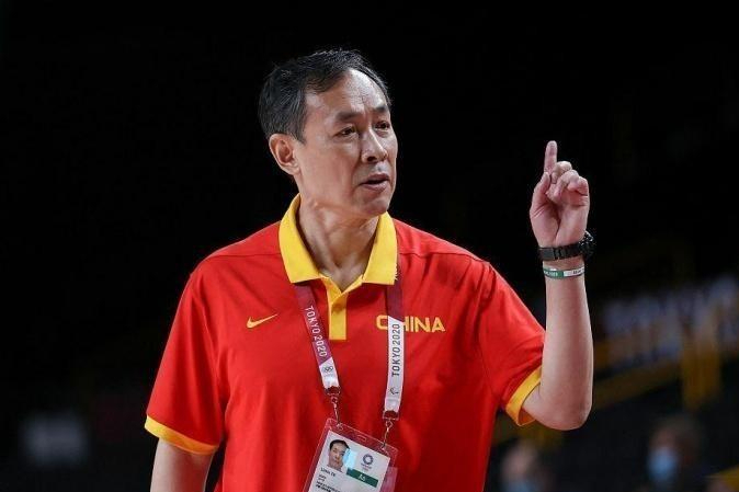 前女篮主帅许利民:妻子把主帅位置让给他,坐着轮椅执教奥运会!