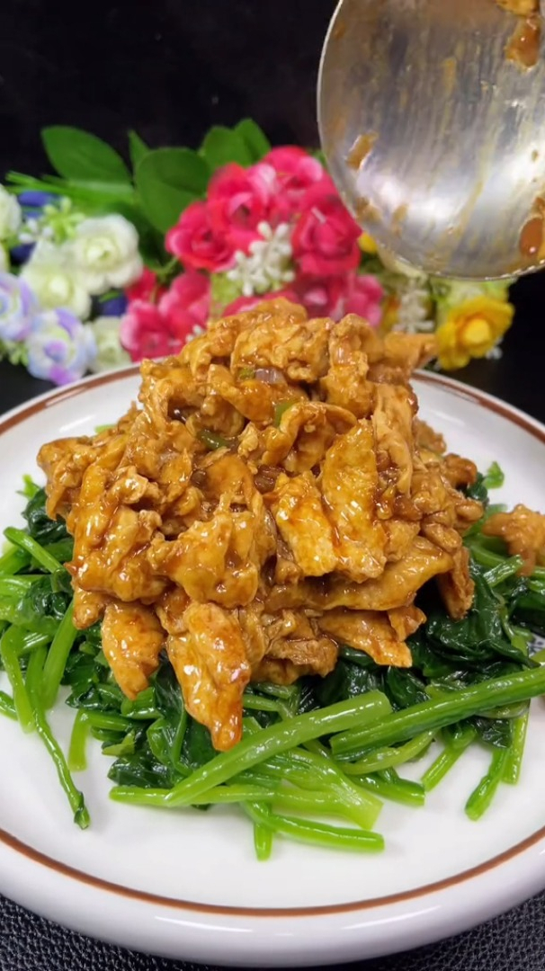 鸡蛋酱趴菠菜脆嫩爽口好吃又简单 美食趣胃计划