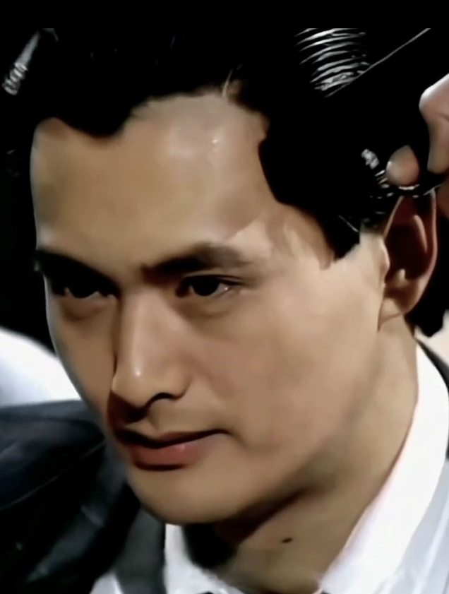 港星男神周润发,经典的许文强,一代人的青春回忆!-度小视