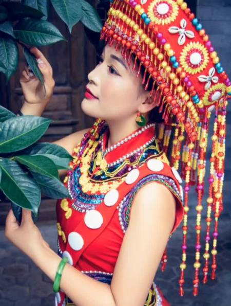 傈僳族傈僳族傈僳姑娘秀秀傈僳服饰这就是我们傈僳服装-度小视