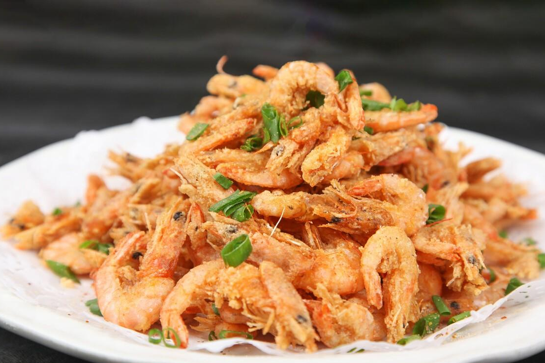 炸小河虾用面粉还是淀粉用错了不酥还很腻教你正确做法