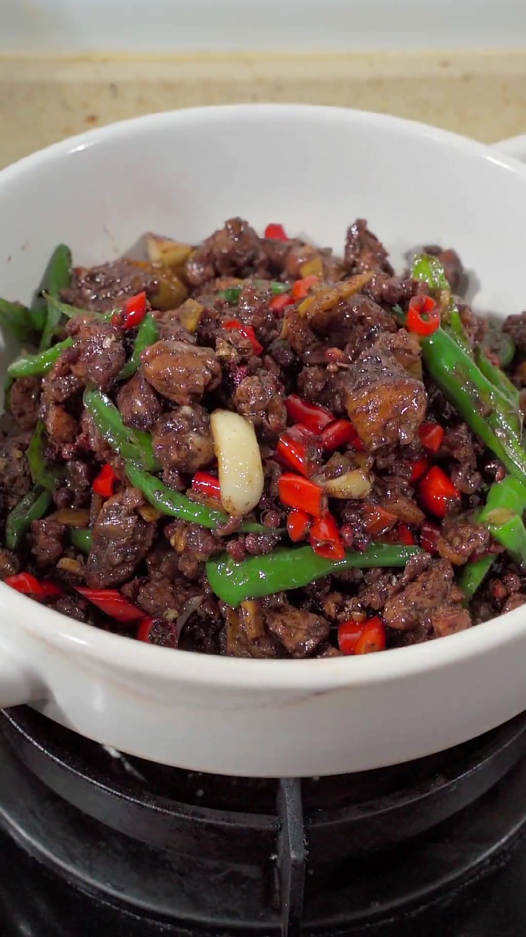 湖南特色菜,去骨血鸭做法简单,满满的都是家乡味道!-度小视